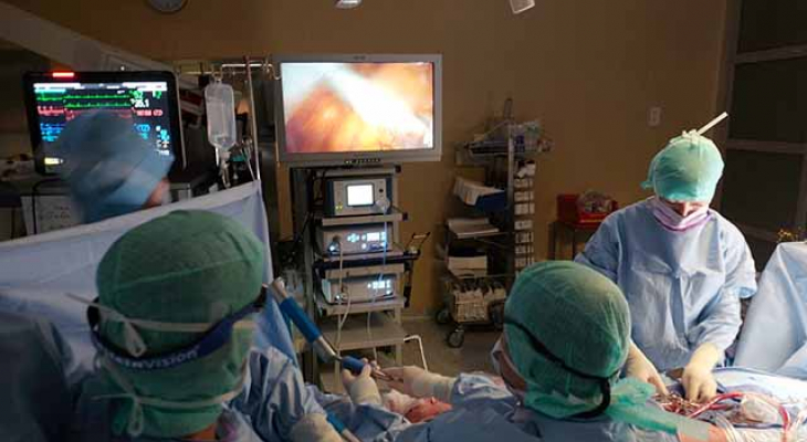 Chirurgie cardiaque par vidéo-thoracoscopie 3D