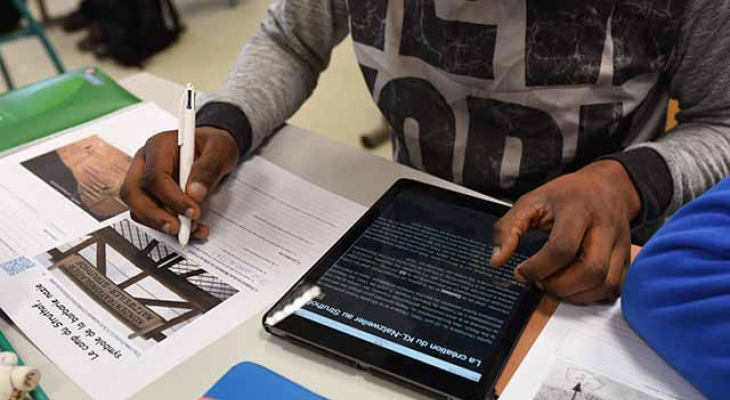 Les collégiens équipés de tablettes tactiles