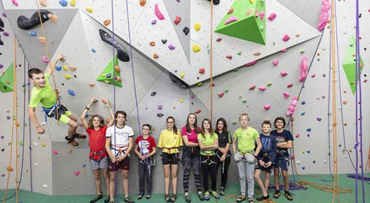 Un mur d’escalade flambant neuf à Aydat