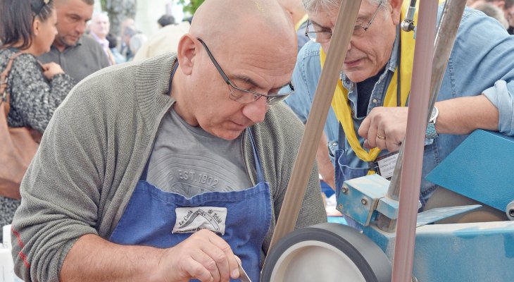 Coutellia repoussé au mois d'octobre