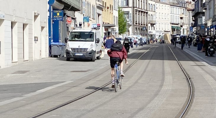 Acteurs des mobilités urbaines, ne circulez pas sur la voie du tram !