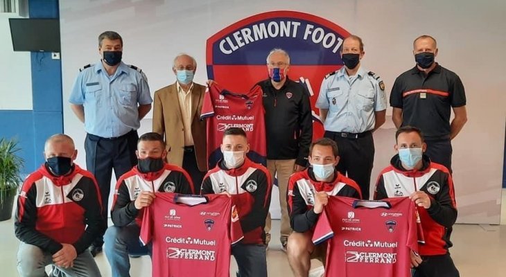 Les sapeurs-pompiers du SDIS sous les couleurs du Clermont Foot 63