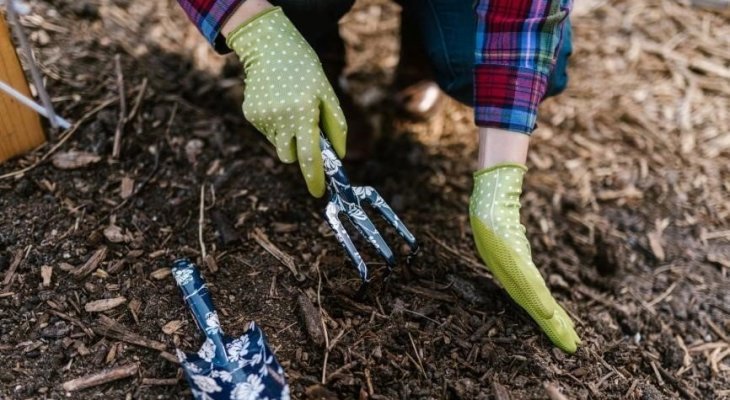 Mon jardin zéro déchet : le VALTOM distribue broyat et compost 