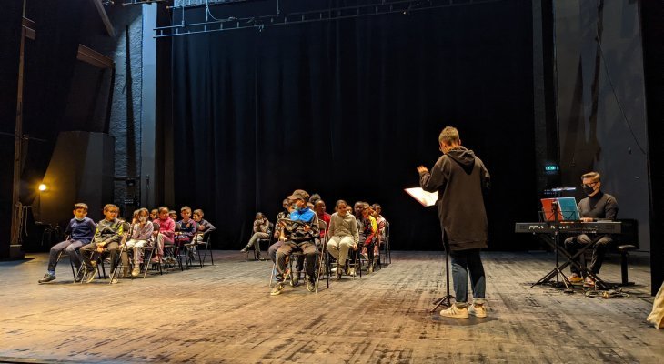 Les écoliers sur les planches de l'Opéra