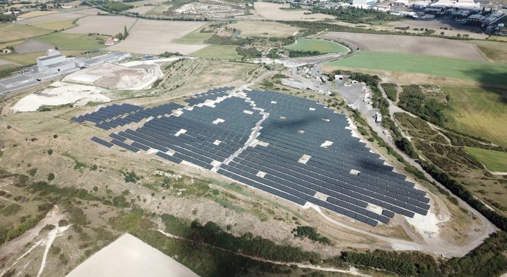 Une centrale photovoltaïque sur le site de stockage de déchets de Puy-Long