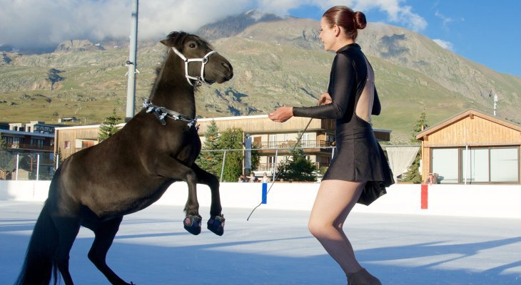 « Noël sur glace, les 5 légendes » : un spectacle grandiose à la patinoire