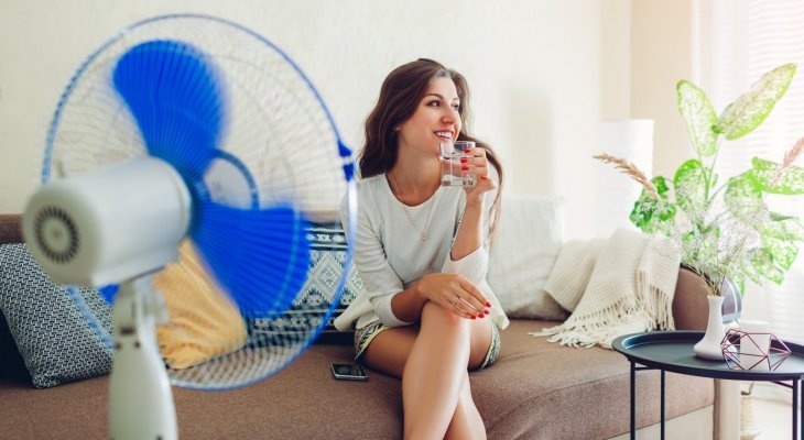 Choisir un ventilateur adapté pour un été au frais sans se ruiner