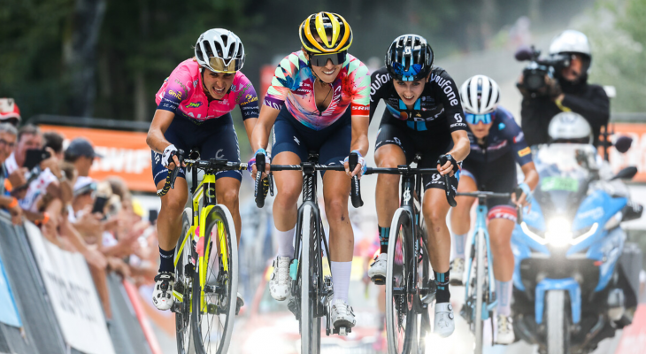 Le Tour de France féminin s'élance de Clermont-Ferrand