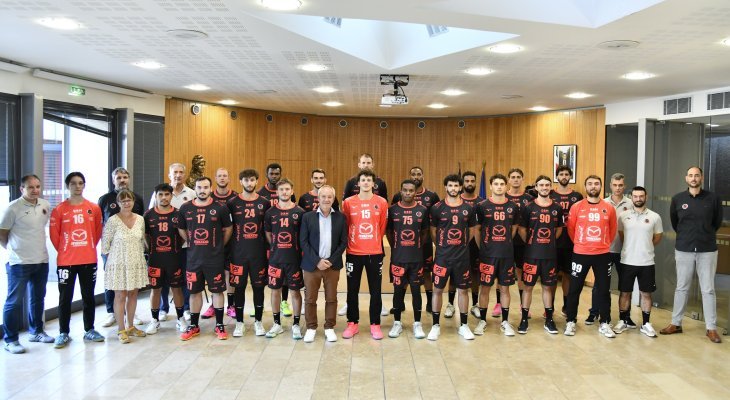 L'équipe professionnelle du Handball Club Cournon-d'Auvergne (HCCA) présentée