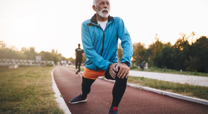 Seniors : comment bien débuter la course à pied et renforcer son corps ?