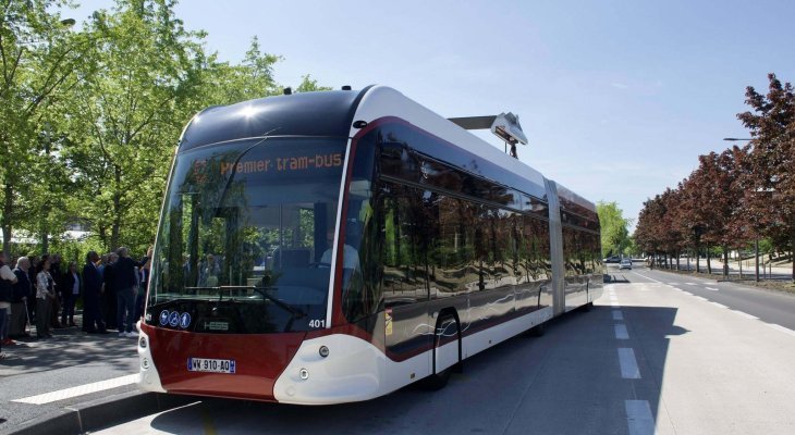 Terminus de Cournon-d'Auvergne : moderne, fonctionnel et intégré dans son environnement