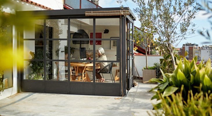 Une véranda compacte pour prolonger les petits espaces
