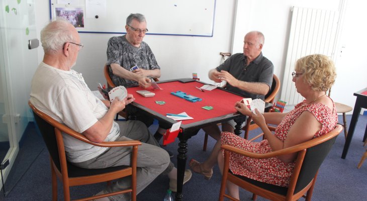 Avec le Club de Bridge Desaix, c'est le moment de jouer cartes sur table