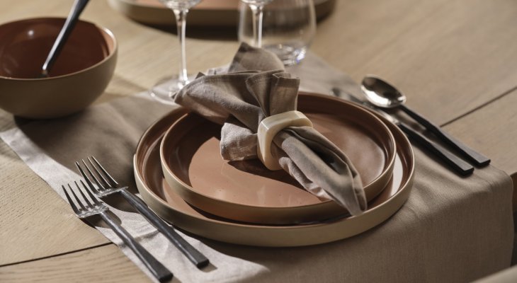 En 2026, les arts de la table misent sur la convivialité