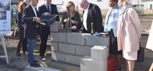 Un hôpital et des logements