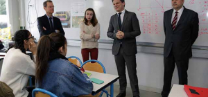 Des élèves studieux pendant les vacances