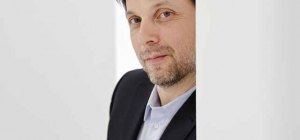 Roberto Forès Veses rempile