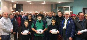 Des ballons pour les clubs de rugby