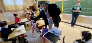 La Ville de Clermont-Ferrand renouvelle sa distribution de masques dans les écoles