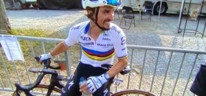 Alaphilippe puissance 3 à la Flèche Wallonne 