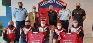 Les sapeurs-pompiers du SDIS sous les couleurs du Clermont Foot 63