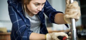 Plomberie : le faire seul ou appeler un pro ?