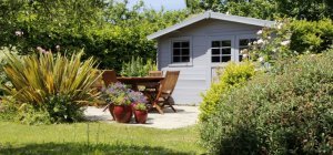 Quelle décoration pour une cabane au fond du jardin ?