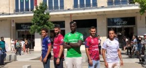 Le Clermont Foot a dévoilé ses nouveaux maillots sur la Place de Jaude