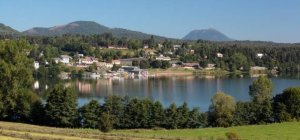 Des navettes pour le lac d'Aydat tout l'été depuis les Salins