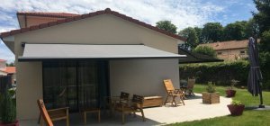 Le Store Auvergnat vous protège du soleil