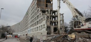 Muraille de Chine : soleil levant sur la ville