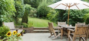 La pierre reconstituée, pour une terrasse élégante à petit prix