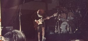12 décembre 1979 : ces petits chanceux ont vu AC/DC à Aulnat pour 45 francs