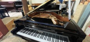 Pianos Grath liquide avant fermeture : de bonnes affaires pour les amoureux du piano