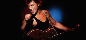 Johnny Hallyday : une esplanade à son nom au Zénith d'Auvergne et une exposition à l'Hôtel de Région  