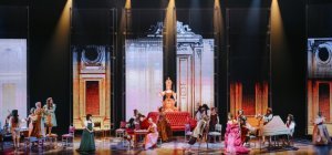 Clara Poulet (le Roi soleil) : Les gens ont les larmes aux yeux. Nous sommes privilégiés d'être dans ce spectacle