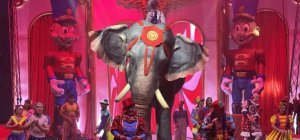 Un éléphant robotisé sur la piste d'un cirque !